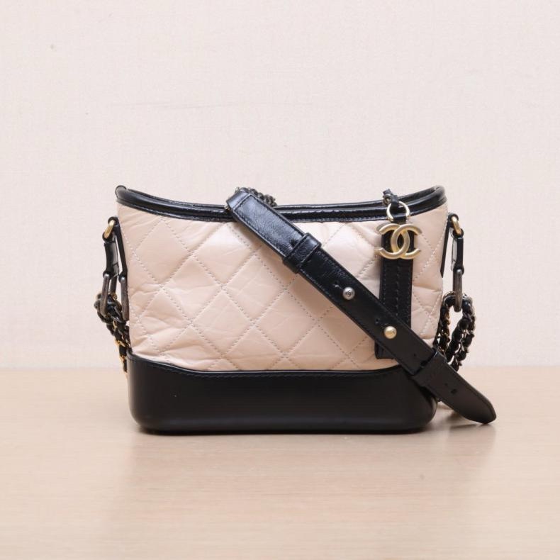 CHANEL(香奈兒) GABRIELLE 流浪 小號 20cm 奶茶色  25開 金銀扣 黑底-0