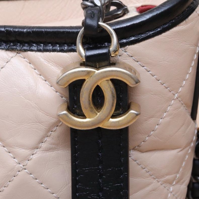 CHANEL(香奈兒) GABRIELLE 流浪 小號 20cm 奶茶色  25開 金銀扣 黑底-5