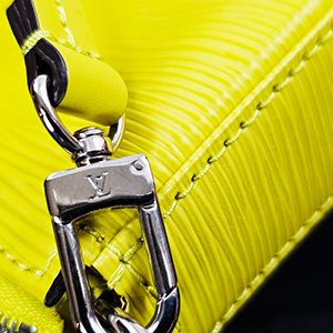 【L3264】 LV 黃色EPI牛皮POCHETTE 腋下包 M40975-6