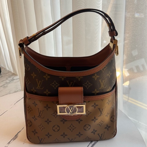 LV M45194花紋達芙妮HOBO