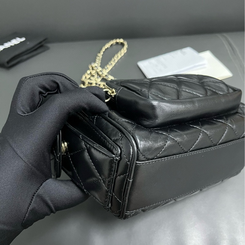 Chanel 24K 保齡球相機包-8