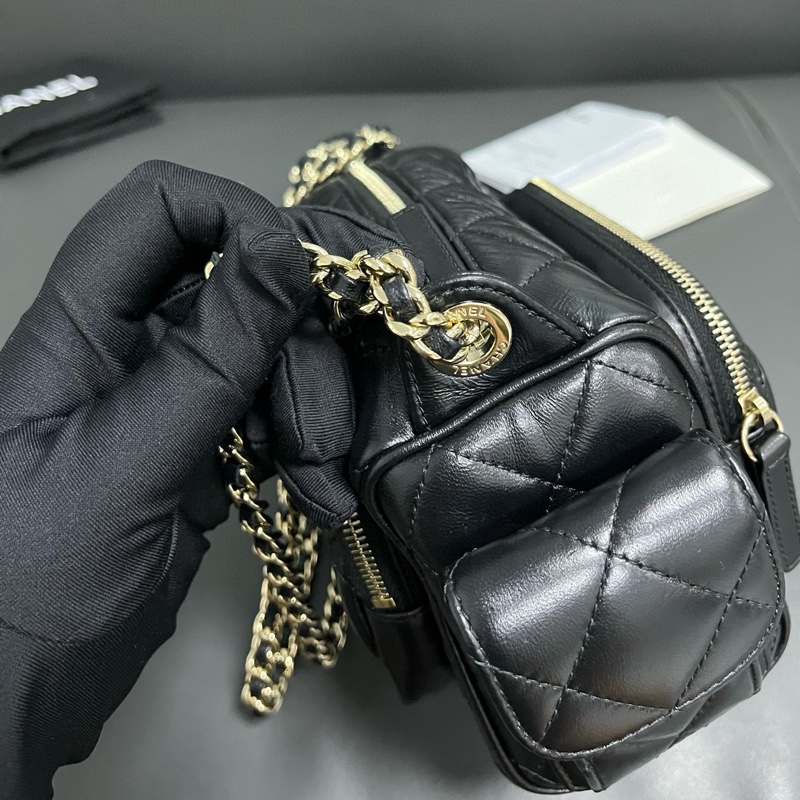 Chanel 24K 保齡球相機包-12