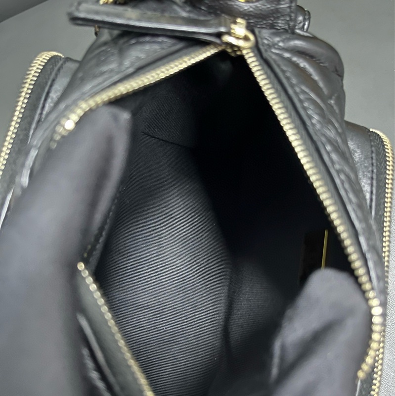 Chanel 24K 保齡球相機包-14