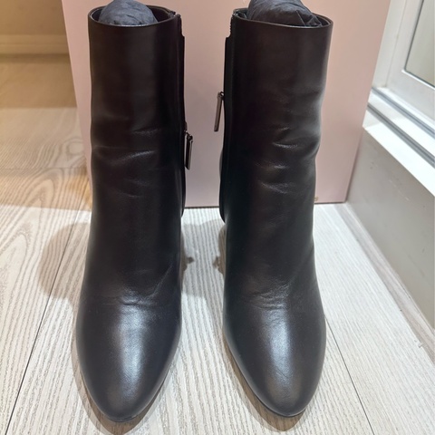 YSL 經典黑色短靴