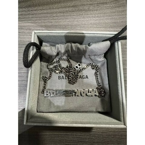 Balenciaga 字母項鍊