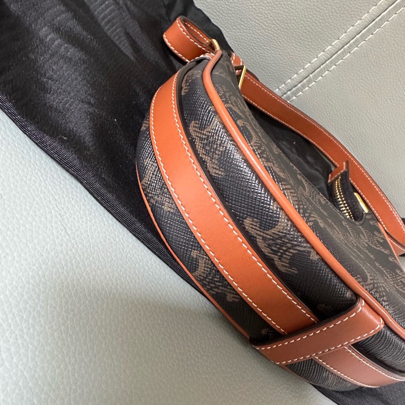 Celine 賽琳mini老花凱旋門豌豆包,尺寸16x8.5x4cm,成色98新-1