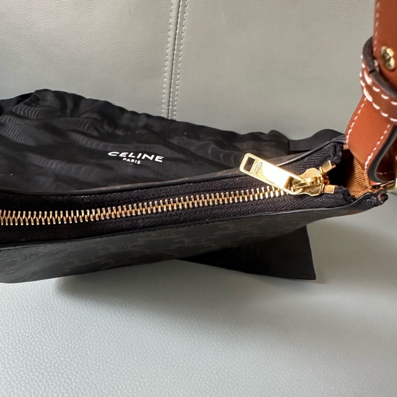 Celine 賽琳mini老花凱旋門豌豆包,尺寸16x8.5x4cm,成色98新-5
