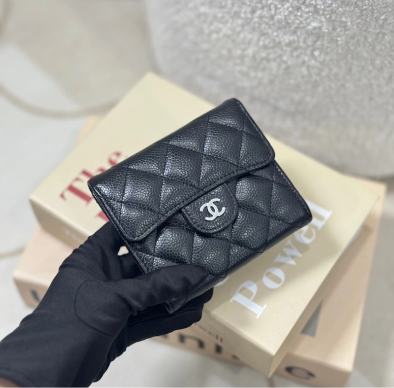 「JL精品代購」98新 Chanel 香奈兒 荔枝牛皮 黑銀短夾-0