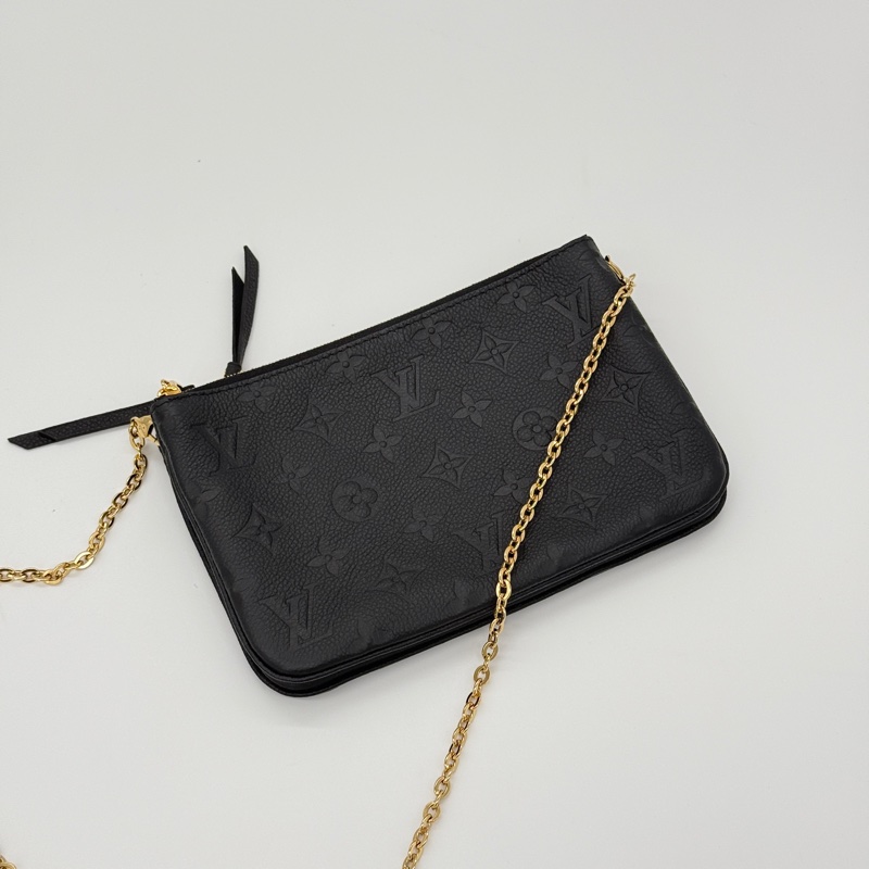 LOUIS VUITTON Double Zip Pochette 黑壓花紋牛皮 多夾層手拿 斜背包 M68568  （晶片款）-2