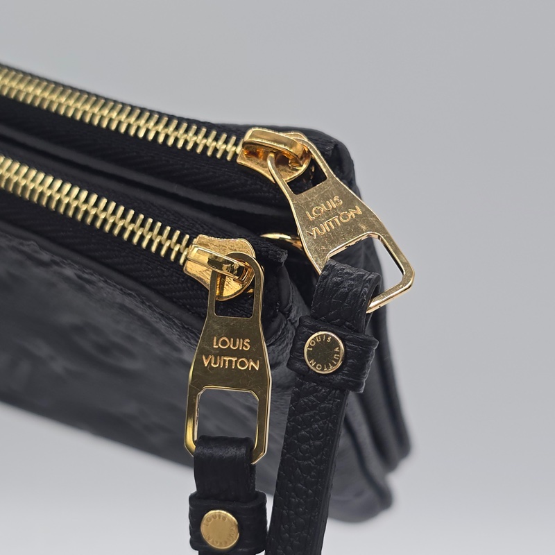 LOUIS VUITTON Double Zip Pochette 黑壓花紋牛皮 多夾層手拿 斜背包 M68568  （晶片款）-8