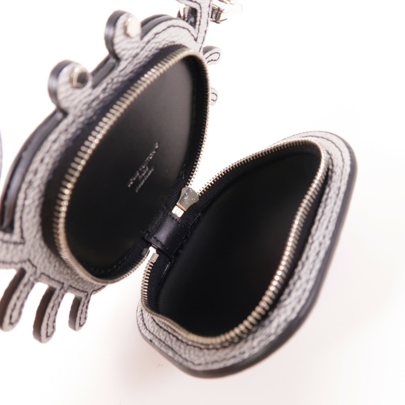 LOUIS VUITTON Monogram LV Crab銀扣吊飾-4