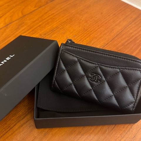 Chanel so black一字拉鏈卡片零錢包👛