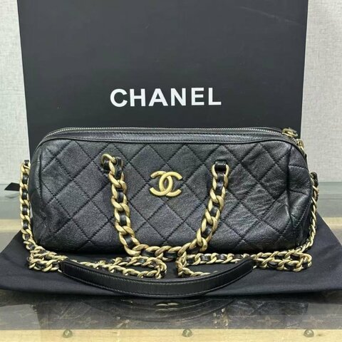 ✨CHANEL 黑金菱格紋保齡球包26*16*11  98新配件塵袋盒子