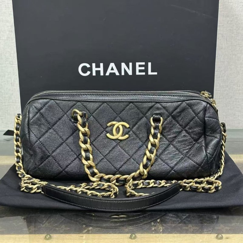 ✨CHANEL 黑金菱格紋保齡球包26*16*11 98新配件塵袋盒子-0