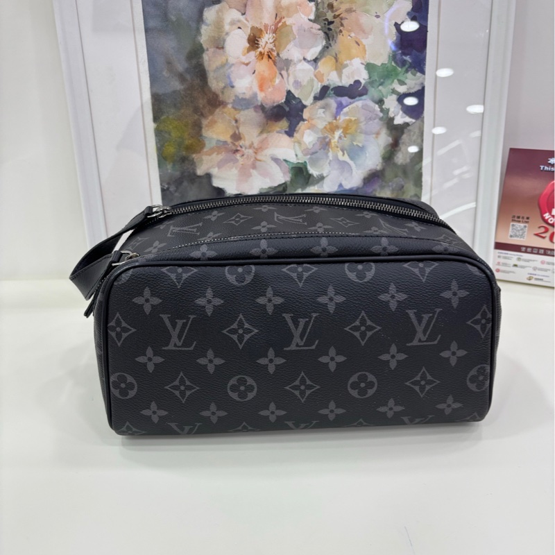Lv 路易威登 黑老花洗漱包 男女同款 芯片款-1