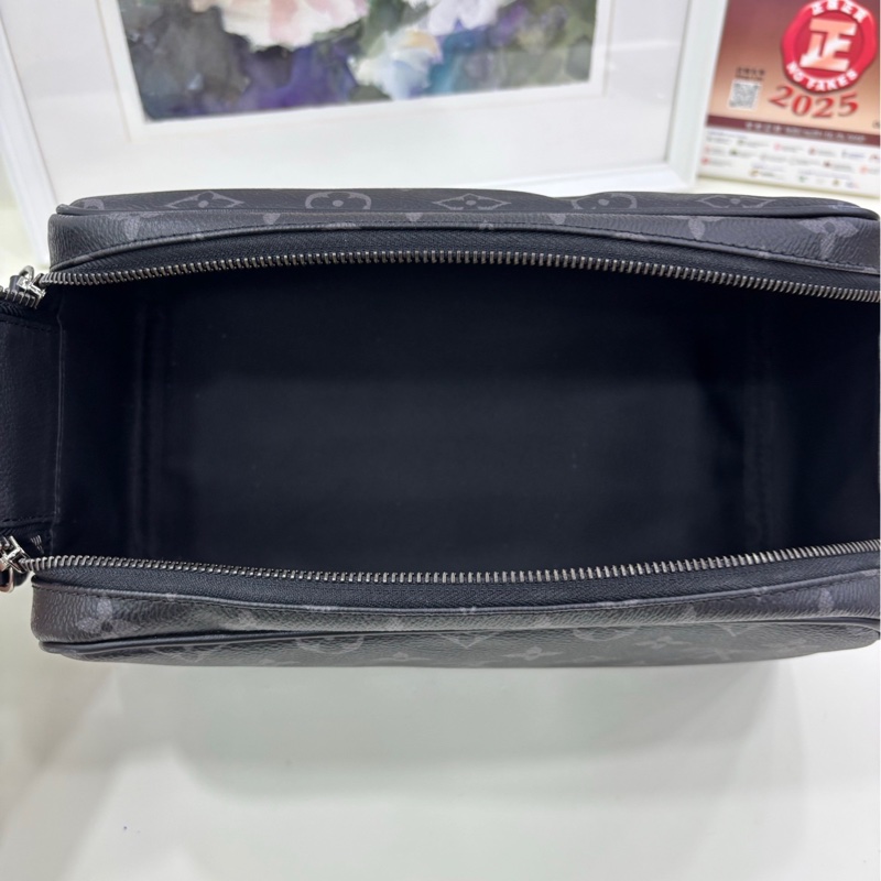 Lv 路易威登 黑老花洗漱包 男女同款 芯片款-5