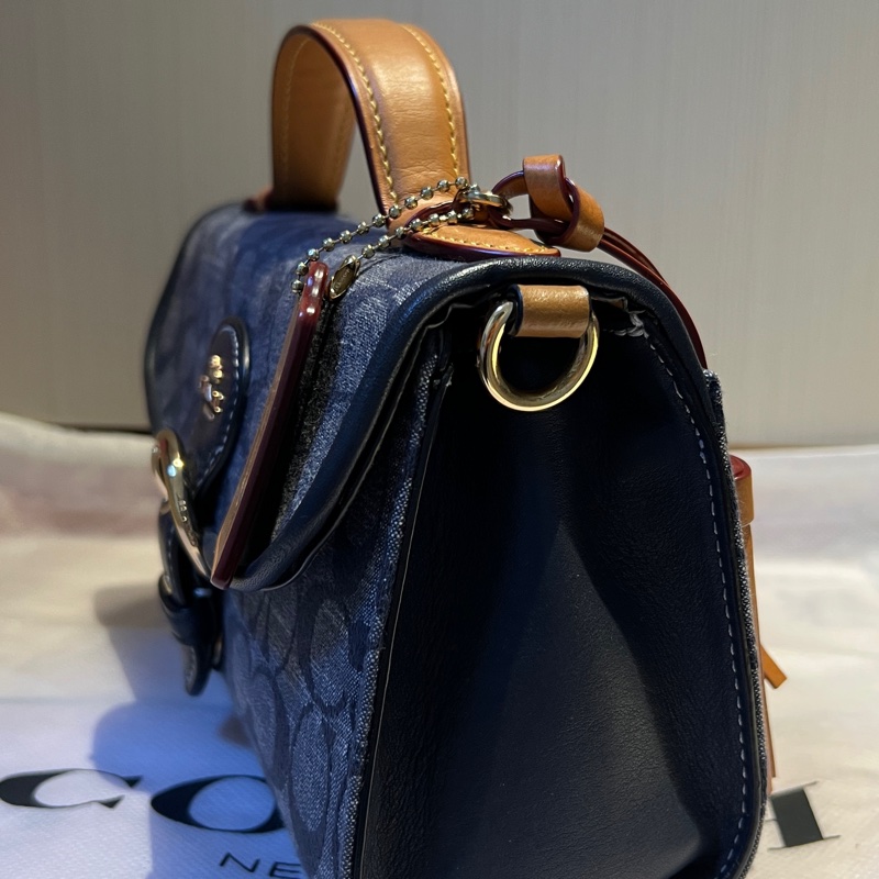 Coach Kleo經典單寧手提肩背兩用包-12