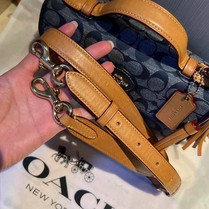 Coach Kleo經典單寧手提肩背兩用包-15