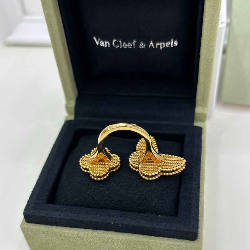 VCA Van Cleef & Arpels 梵克雅寶lucky alhambra 系列 虎眼石 貝母戒指/指間戒 有購證 有證書 48碼，超美蝶戀花显手白-4