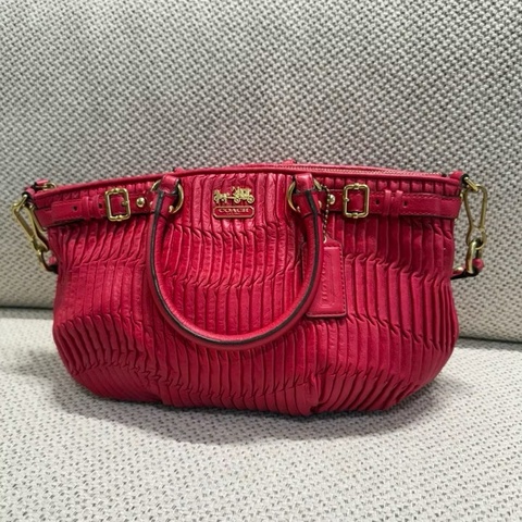 📣【近全新 COACH 肩背包出清】