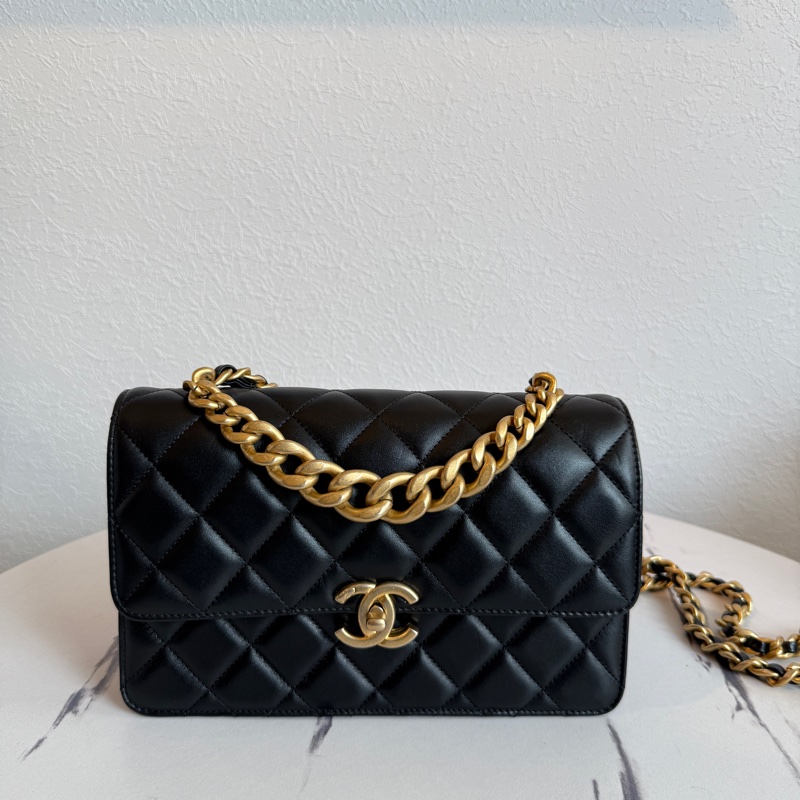 Chanel 真的是氣質美女小香斜背包-0