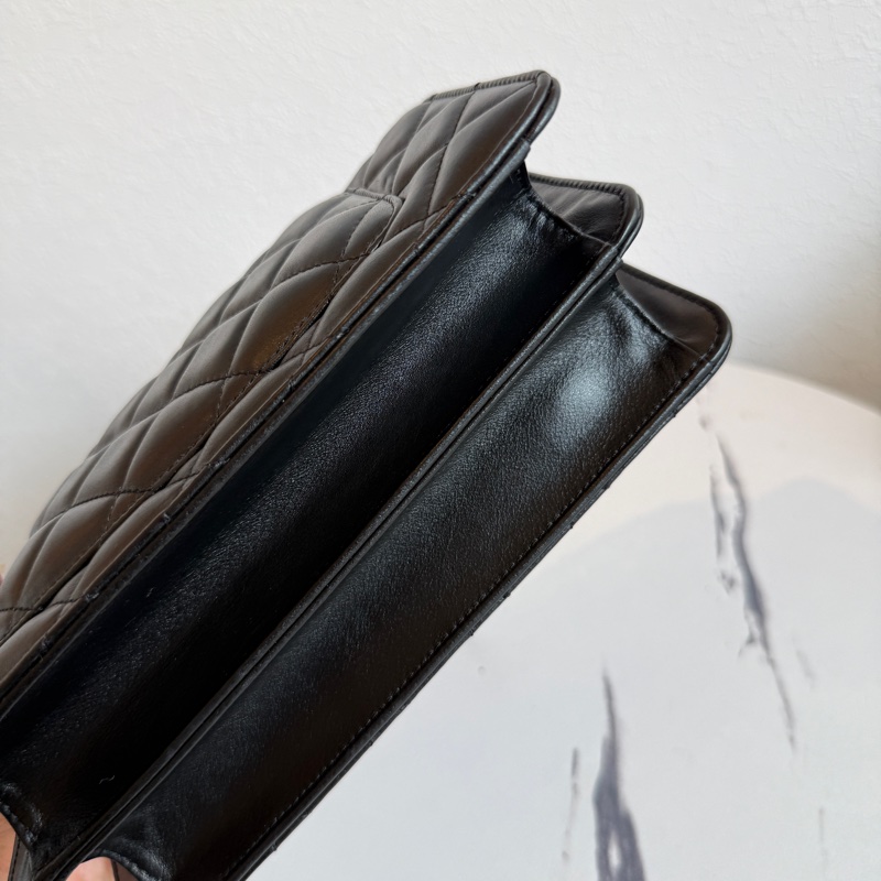 Chanel 真的是氣質美女小香斜背包-9