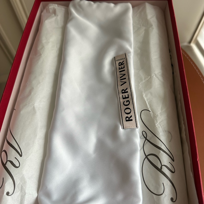 Roger Vivier 鑽扣皮革運動鞋-14