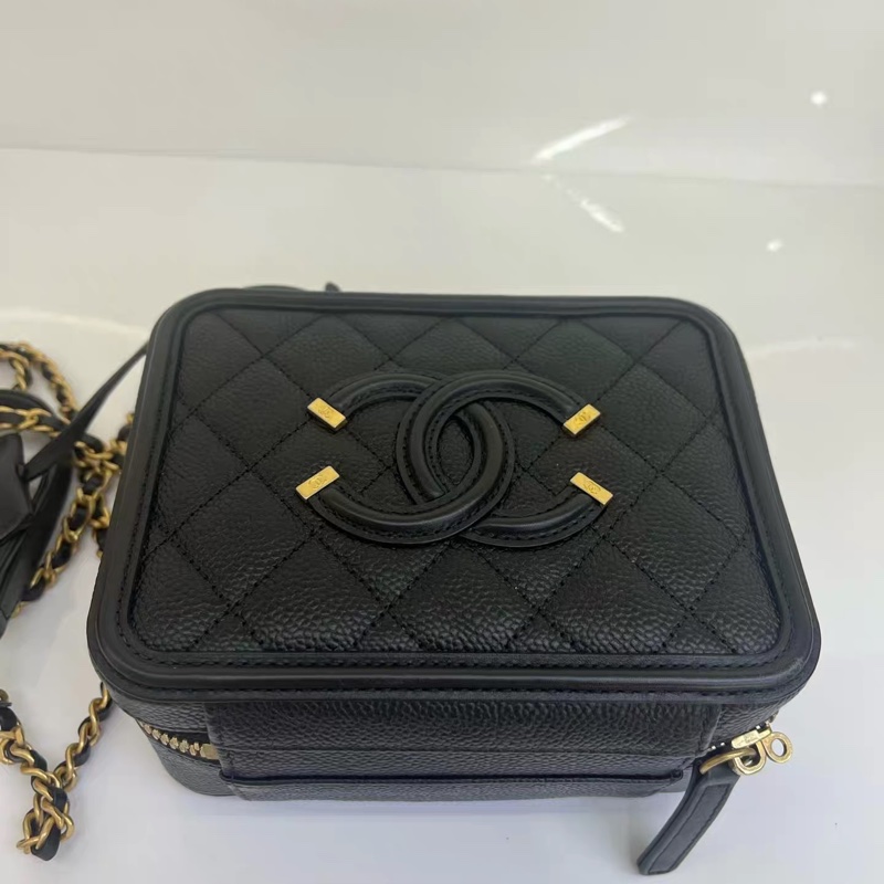 CHANEL 黑金相機包-4