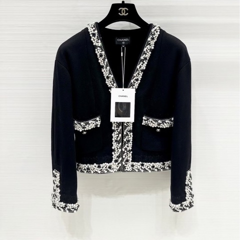 ⭐️ Chanel Jacket 外套