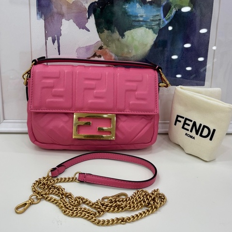 Fendi芬迪 Baguette 鏈條金扣老花Logo压紋FF圖案 納帕圖案皮革 法棍包 手提 單肩 斜挎包