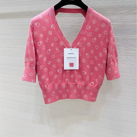 ⭐️ Chanel Top 上衣