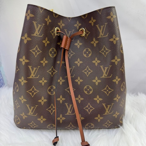 LV 蕉糖水桶袋