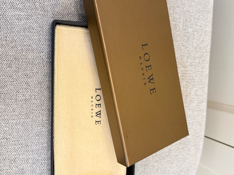 真品 LOEWE Nappa納帕小羔羊皮長夾-2