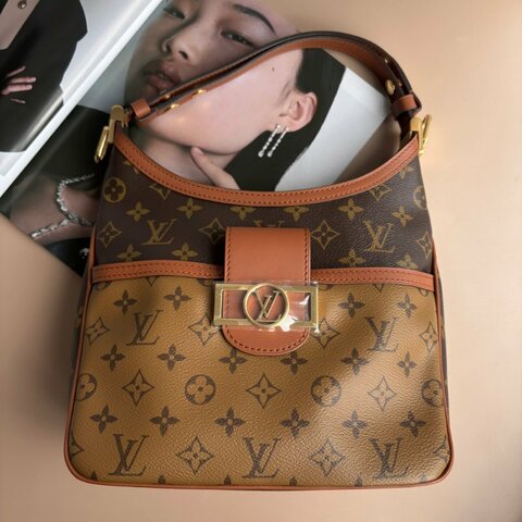 ::LOUIS VUITTON:: LV 雙色花紋 肩背斜背包 DAUPHINE HOBO PM M45194