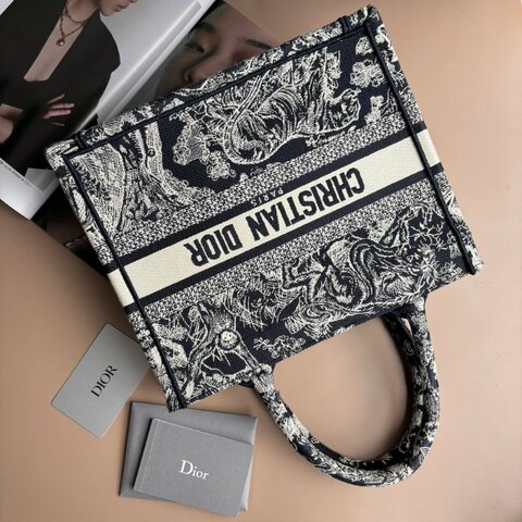 ::Christian Dior:: Book Tote 小型托特包  Toile de Jouy Reverse 反轉法式印花老虎圖騰刺繡