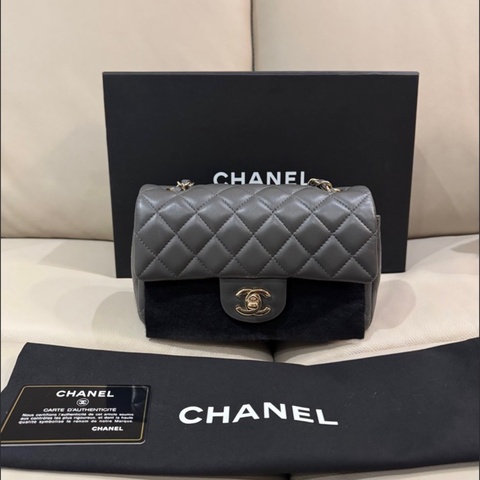 Chanel 香奈兒 經典菱格紋 CF20 口蓋包/灰色款/保卡款/95新美品