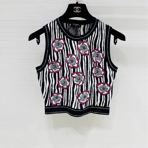 ⭐️ Chanel Top 上衣