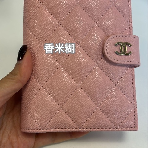 Chanel香奈兒25B粉色限定護照夾