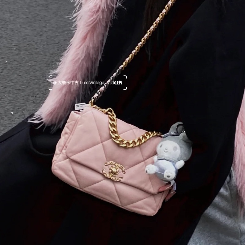 🆕極新限量‼️Chanel羊皮金扣櫻花粉小號19bag雙色鏈條包-1