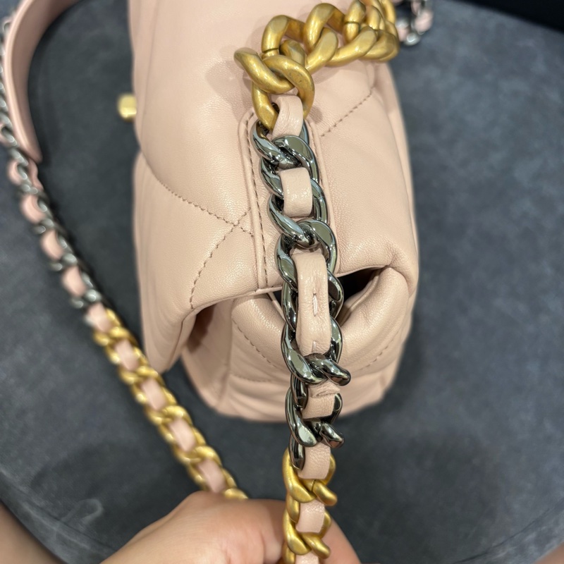 🆕極新限量‼️Chanel羊皮金扣櫻花粉小號19bag雙色鏈條包-11
