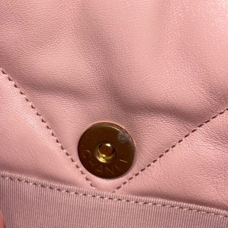 🆕極新限量‼️Chanel羊皮金扣櫻花粉小號19bag雙色鏈條包-17