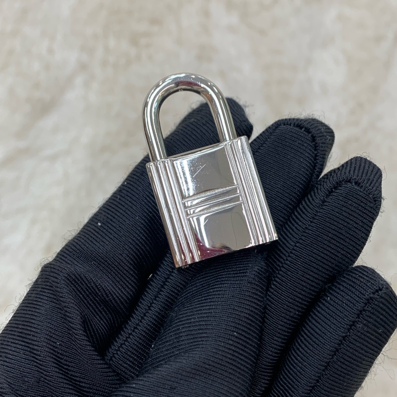 HERMES 銀色鎖頭連鑰匙 I286NY-1