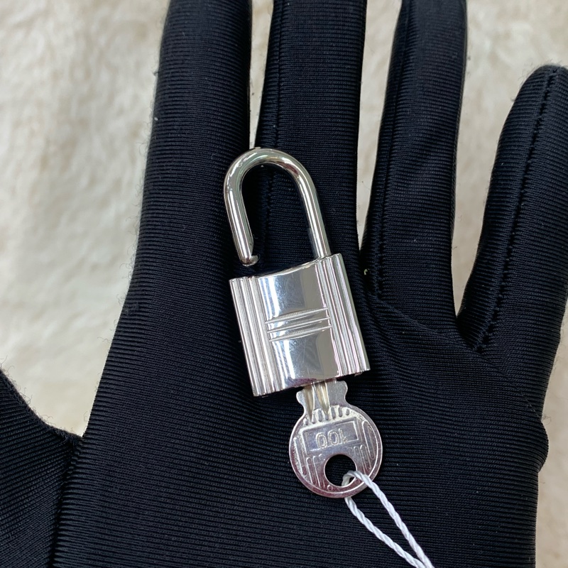 HERMES 銀色鎖頭連鑰匙 I286NY-7