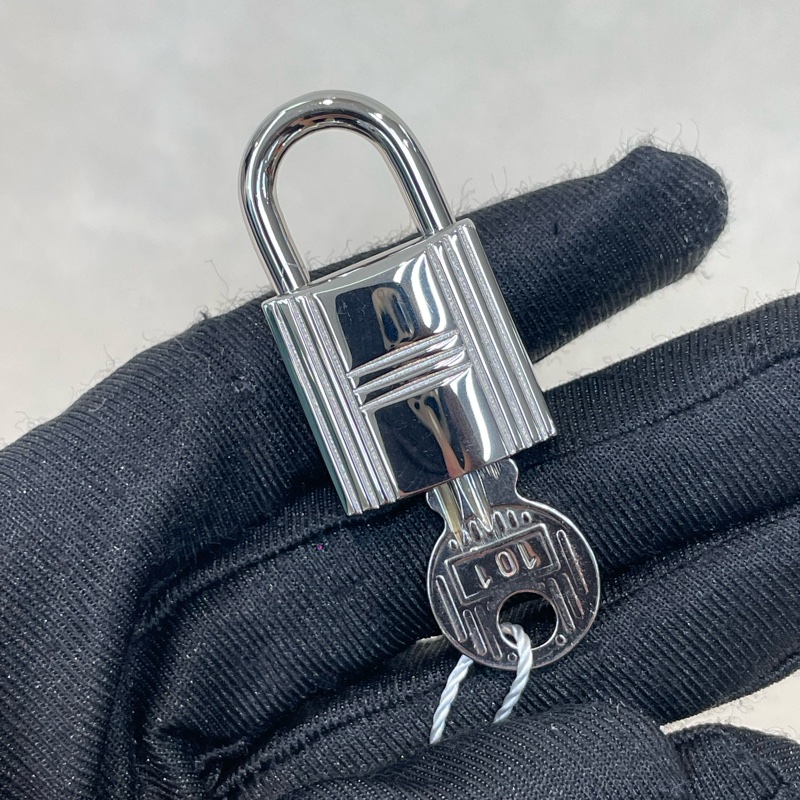 HERMES 銀色鎖頭連鑰匙 I289NY-0