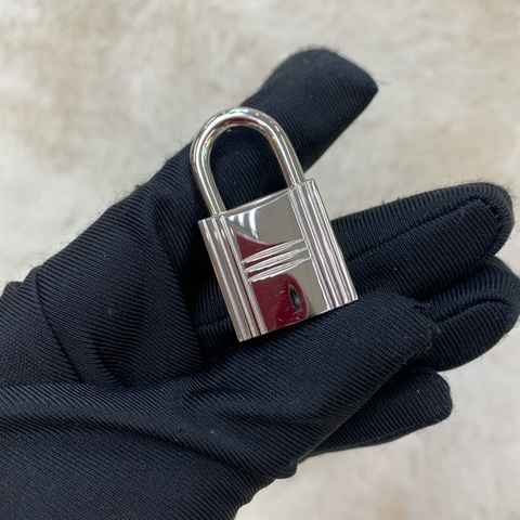 HERMES 銀色鎖頭連鑰匙 I288NY