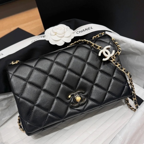 🆕24年秋冬新款😍Chanel黑金鏈條雙C logo琺瑯調節扣斜挎肩背包