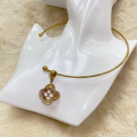 LV 路易威登 金色四葉草頸圈X175