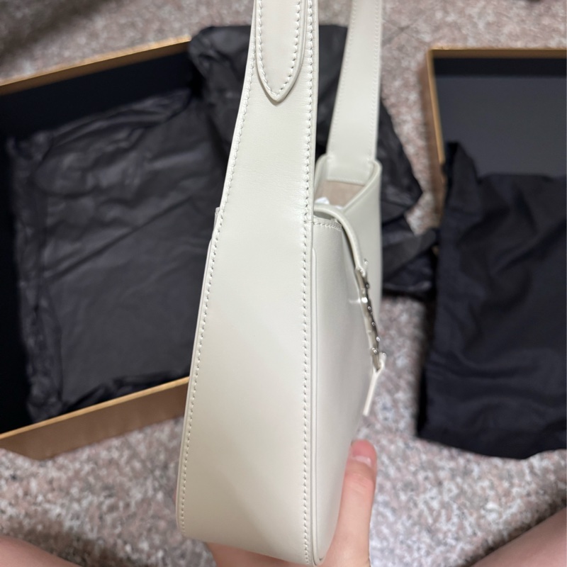 YSL 白色腋下包-8