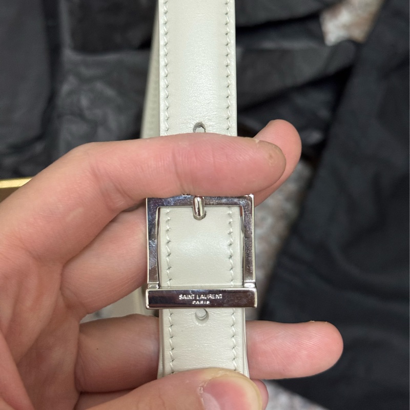YSL 白色腋下包-10