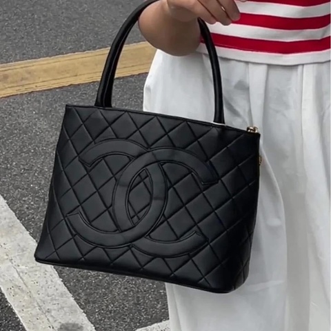 Chanel vintage 希爾頓羊皮包